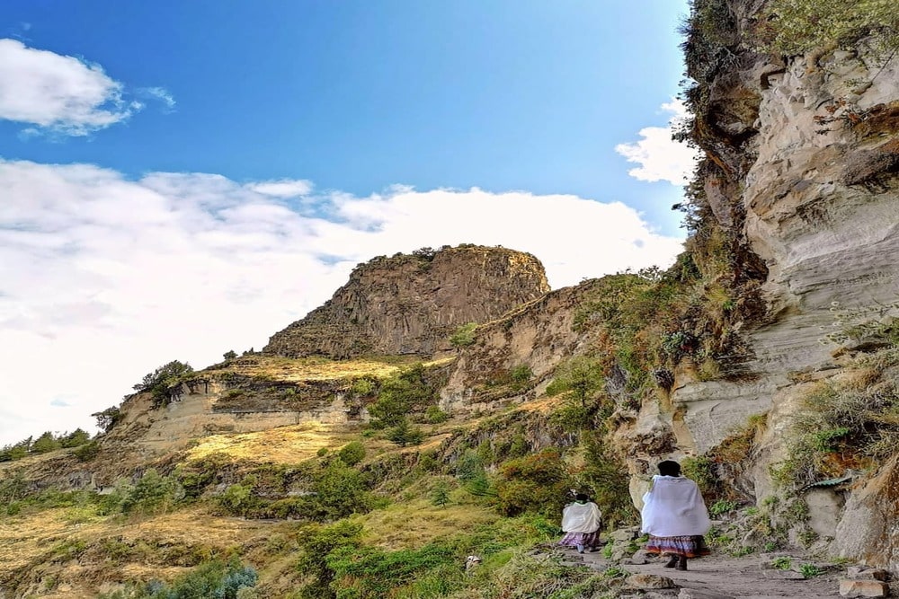  Trail to Asheton Maryam monastery view