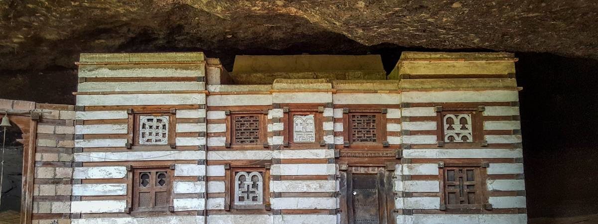 Yemrehane Kristos Cave Church structure